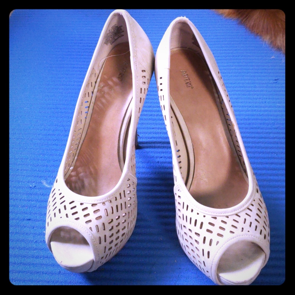 Cream color high heel shoes